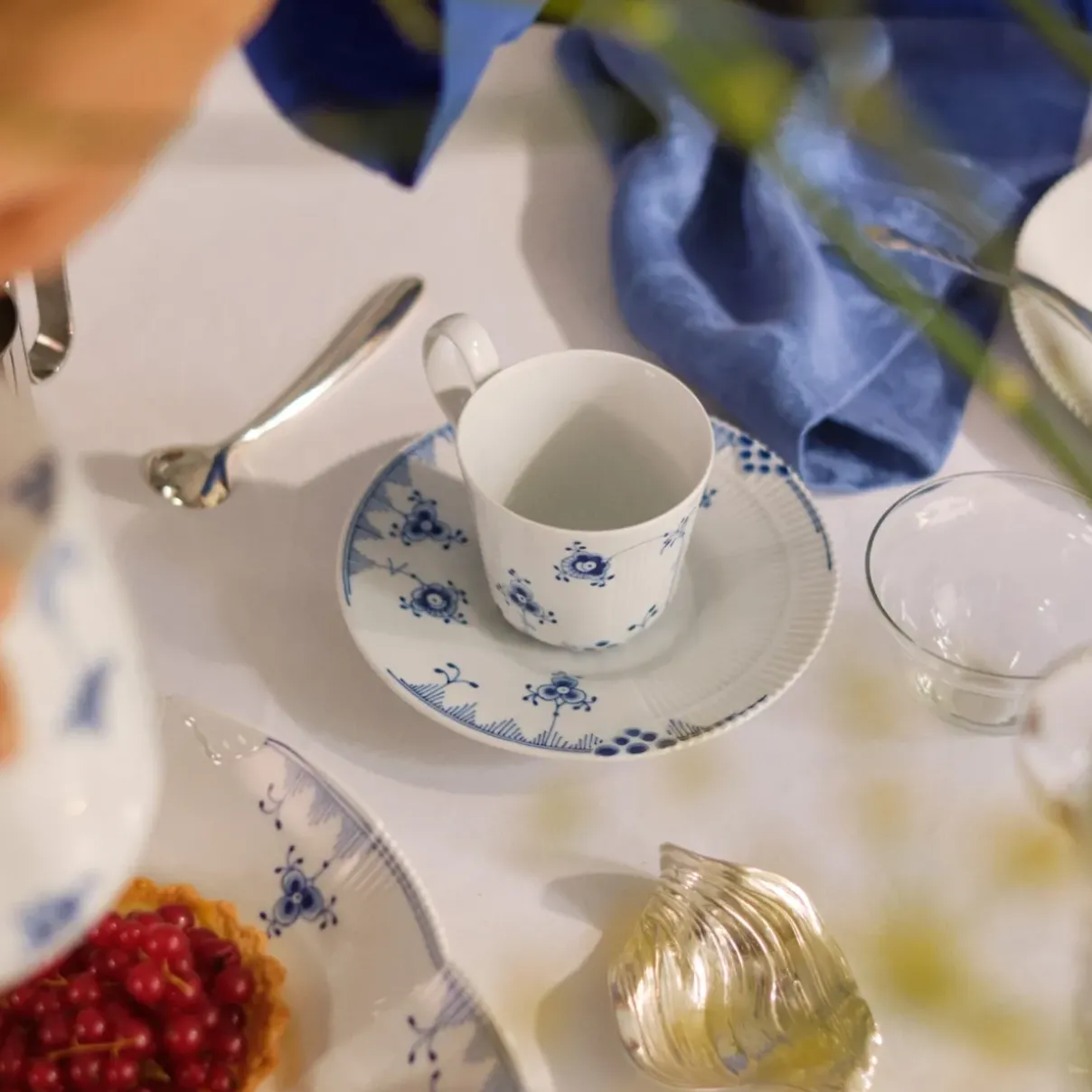 Royal Copenhagen Eksklusive Steldele|Blå Elements*Blå Elements højhankskop, 24 cl