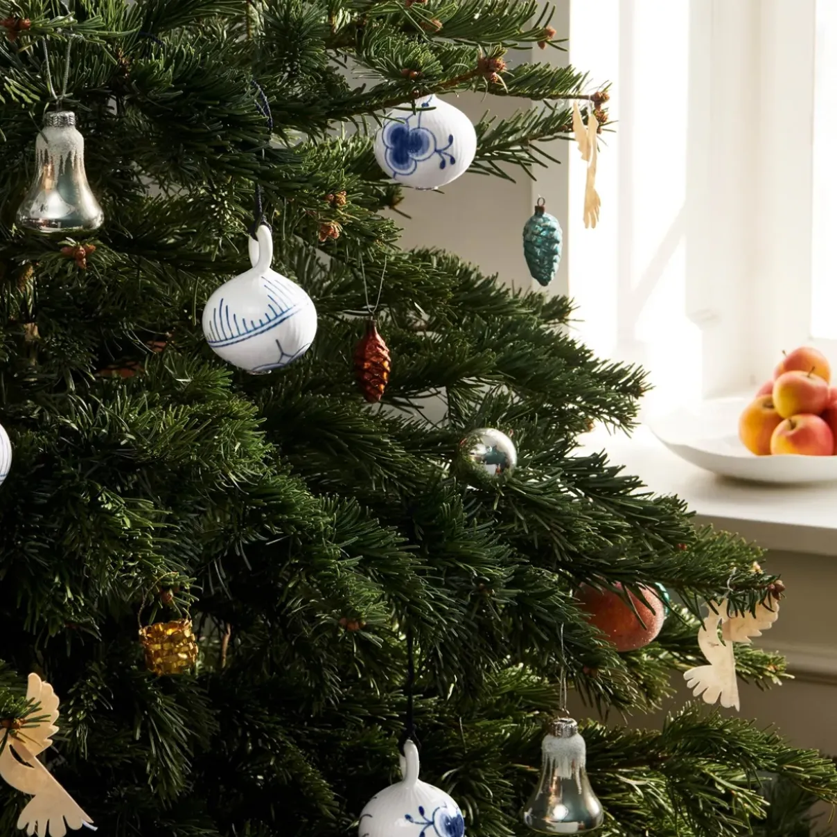 Royal Copenhagen Blå Mega Riflet|Julepynt*Blå Mega Riflet julekugle, 9,5 cm, 2 stk. Blå Mega Riflet