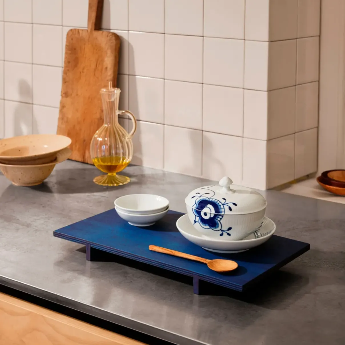 Royal Copenhagen Blå Mega Riflet|Snackskåle*Blå Mega Riflet skål med låg og underkop, 38 cl