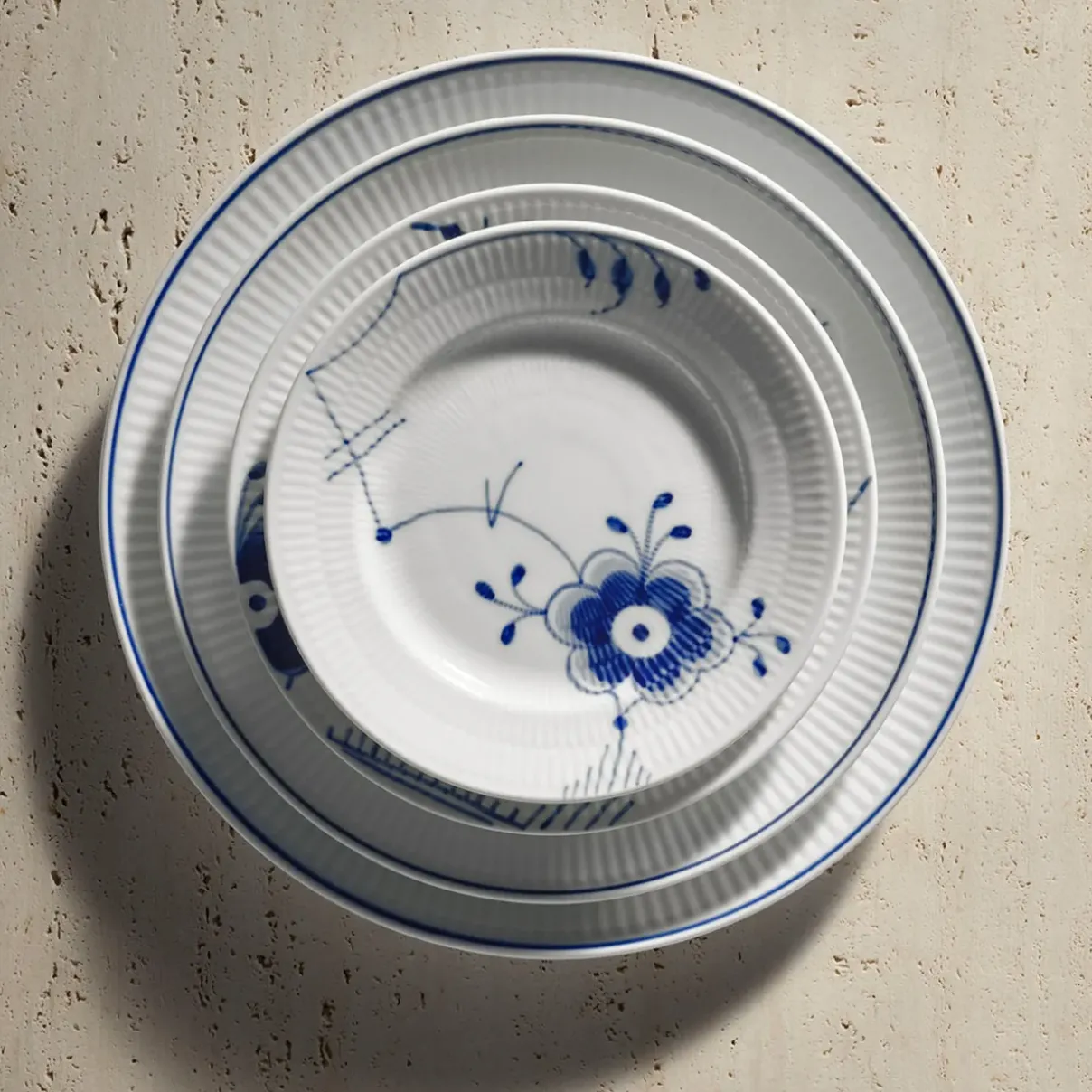 Royal Copenhagen Blå Mega Riflet|Frokost Tallerkener*Blå Mega Riflet tallerken, , 19 cm Dekoration 2