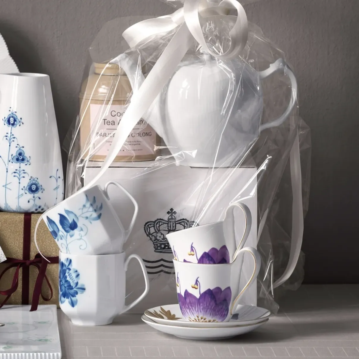 Royal Copenhagen Flora|Kaffekopper*Flora højhankskop og underkop, , 27 cl Stedmoderblomst