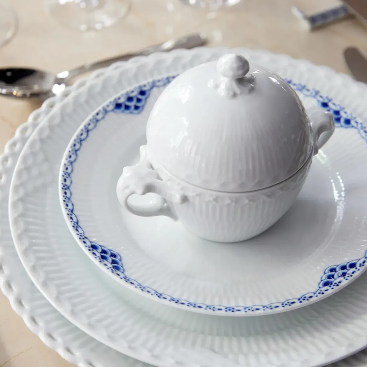 Royal Copenhagen Hvid Halvblonde|Middagstallerkener*Hvid Halvblonde tallerken, 25 cm