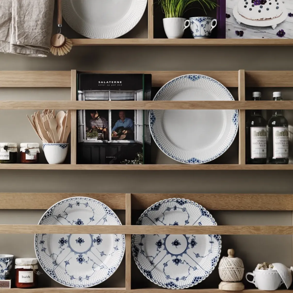 Royal Copenhagen Hvid Halvblonde|Frokost Tallerkener*Hvid Halvblonde tallerken, 22 cm