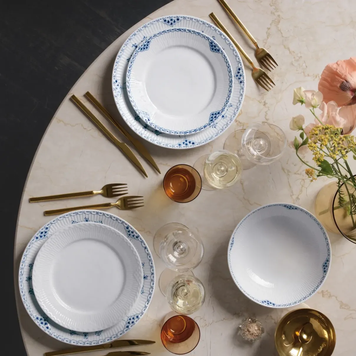 Royal Copenhagen Hvid Halvblonde|Frokost Tallerkener*Hvid Halvblonde tallerken, 22 cm