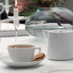Royal Copenhagen Hvid Riflet|Kaffekopper*Hvid Riflet kop og underkop, 28 cl