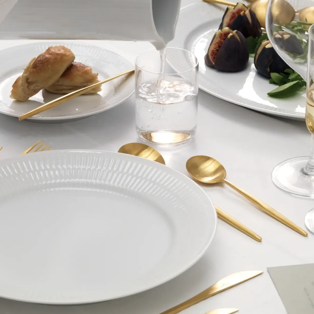 Royal Copenhagen Hvid Riflet|Sovseskåle Og -Kander*Hvid Riflet sauceskål, 55 cl