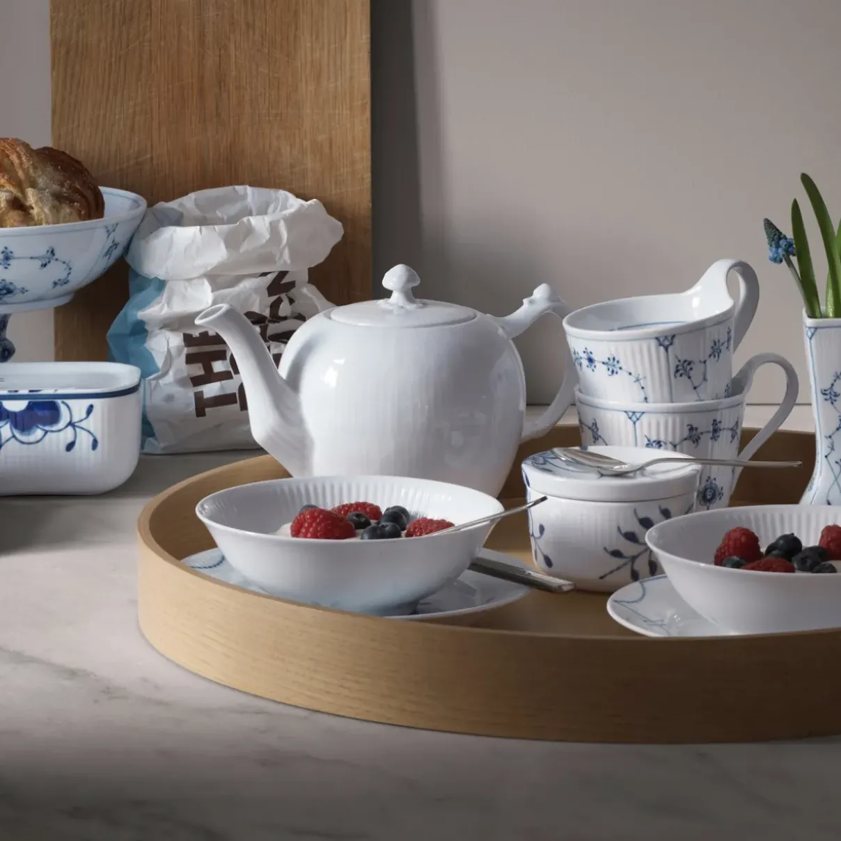 Royal Copenhagen Hvid Riflet|Kander*Hvid Riflet tekande, 100 cl