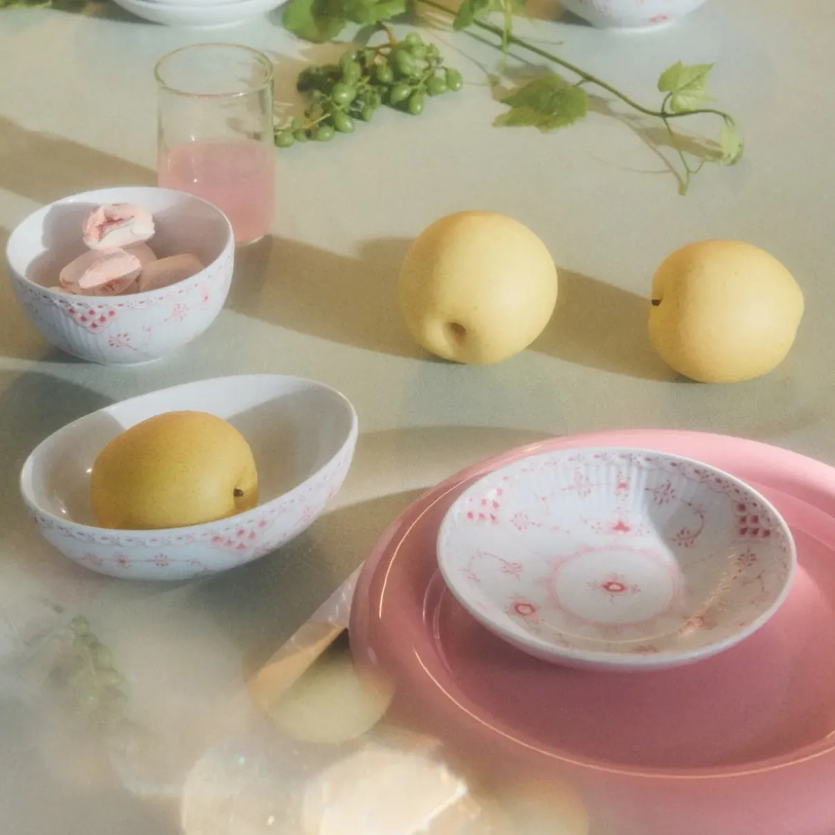 Royal Copenhagen Eksklusive Steldele|Koral Musselmalet Halvblonde*Koral Musselmalet Halvblonde skål, 50 cl