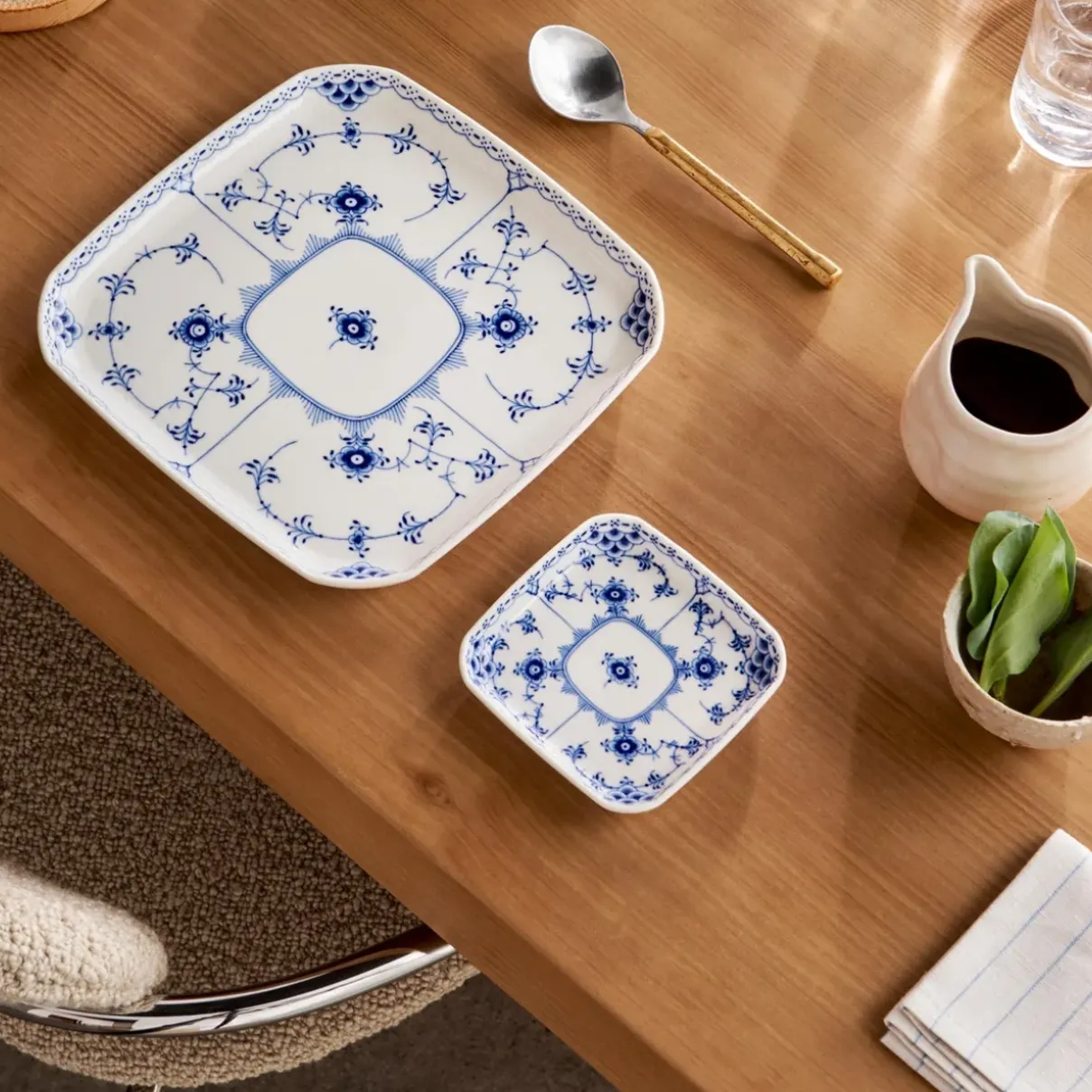 Royal Copenhagen Musselmalet Halvblonde|Firkantede Tallerkener*Musselmalet Halvblonde firkantet tallerken, 21 cm