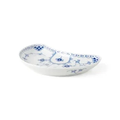 Royal Copenhagen Musselmalet Halvblonde|Fade*Musselmalet Halvblonde halvmåneformet fad, 22 cm