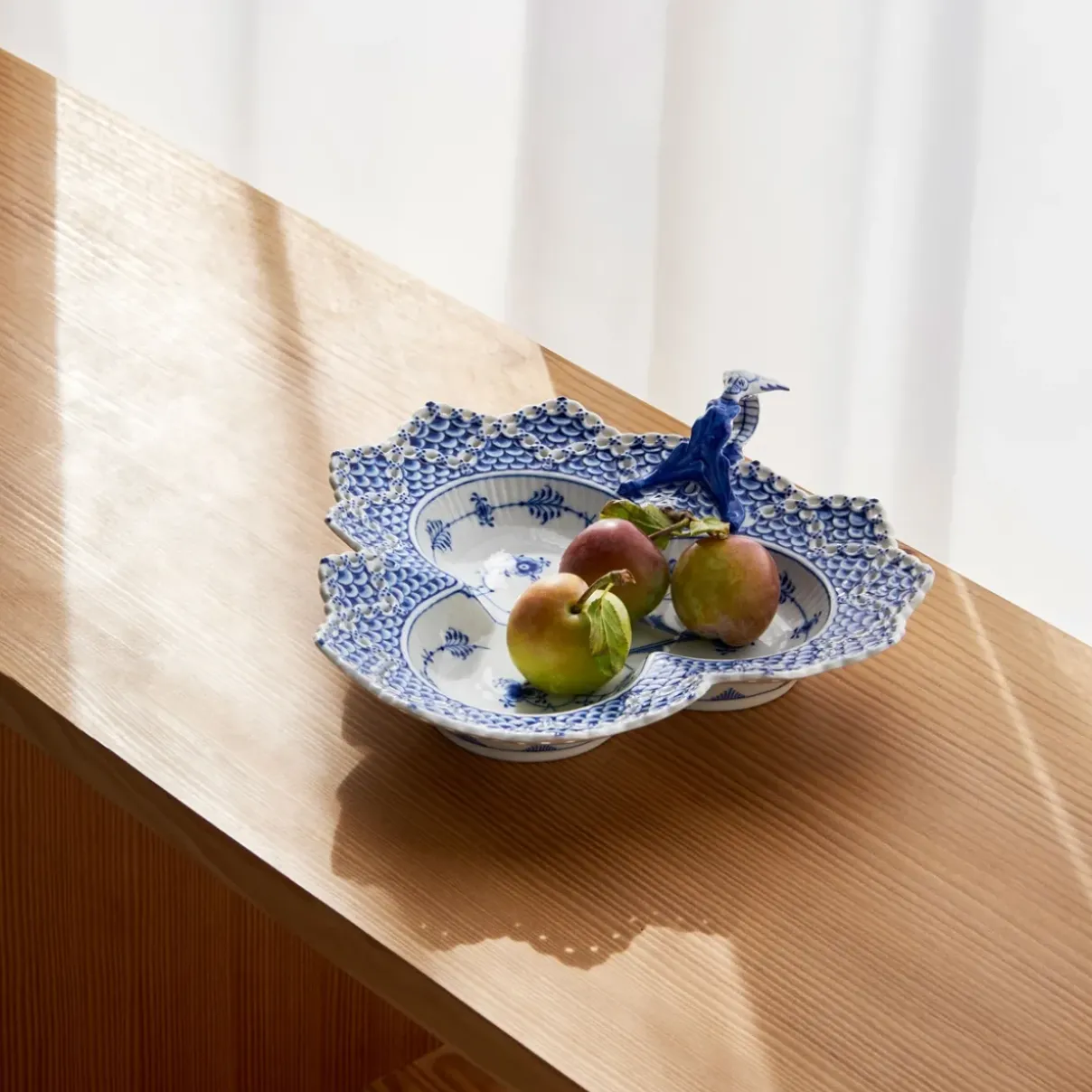 Royal Copenhagen Eksklusive Steldele|Musselmalet Helblonde*Musselmalet Helblonde asiet, 25 cm
