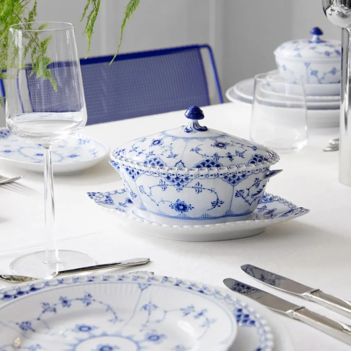 Royal Copenhagen Eksklusive Steldele|Musselmalet Helblonde*Musselmalet Helblonde sauceskål, 40 cl