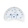 Royal Copenhagen Eksklusive Steldele|Musselmalet Riflet*Musselmalet Riflet halvmåneformet fad, 22 cm