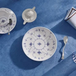 Royal Copenhagen Eksklusive Steldele|Musselmalet Riflet*Musselmalet Riflet højhankskop og underkop, 24 cl