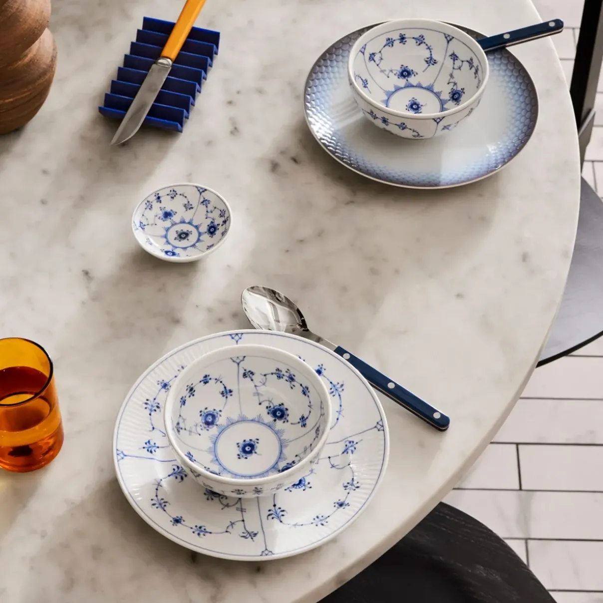 Royal Copenhagen Eksklusive Steldele|Musselmalet Riflet*Musselmalet Riflet skål, 47 cl