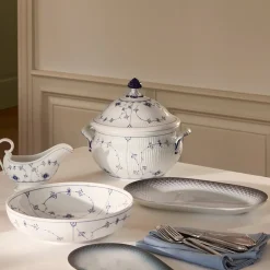 Royal Copenhagen Eksklusive Steldele|Musselmalet Riflet*Musselmalet Riflet terrin med låg, 460 cl
