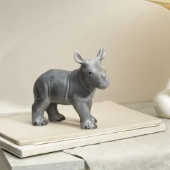 Royal Copenhagen Blå Samlerartikler|Blå Samlerartikler*Årsfigur 2025, babynæsehorn, 12 cm