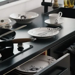 Royal Copenhagen Sort Mega Riflet|Dybe Tallerkener*Sort Mega Riflet dyb tallerken, 24 cm