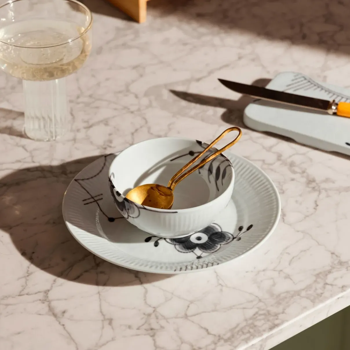 Royal Copenhagen Sort Mega Riflet|Desserttallerkener*Sort Mega Riflet tallerken, decoration 6, 19 cm