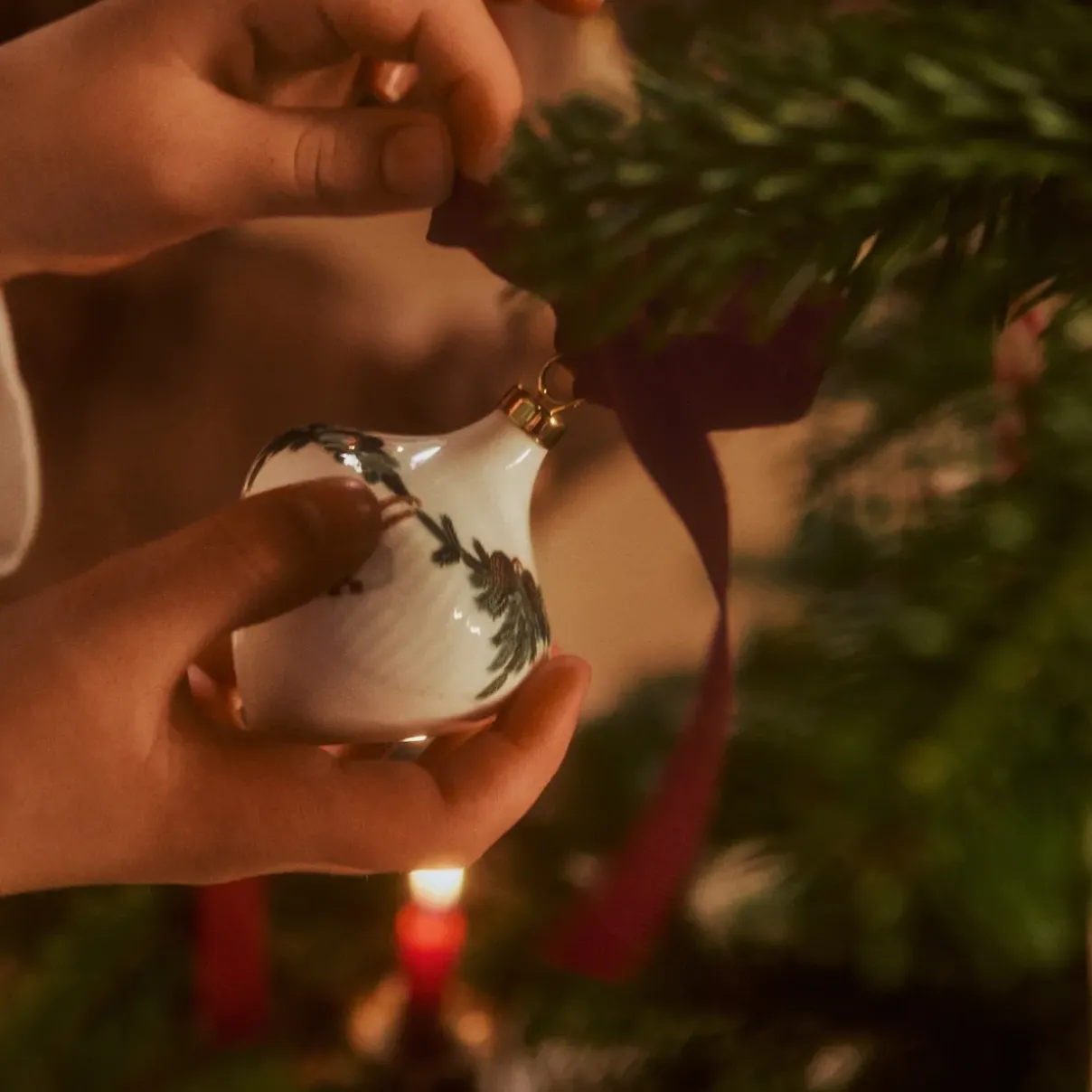 Royal Copenhagen Stjerne Riflet Jul|Julepynt*Stjerne Riflet Jul ornament, 8,5 cm, 2 stk.