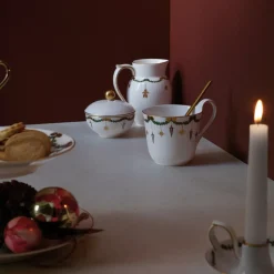 Royal Copenhagen Stjerne Riflet Jul|Julepynt*Stjerne Riflet Jul sukkerskål med låg, 15 cl
